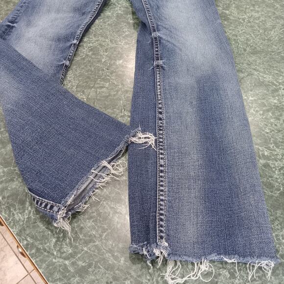 BKE Buckle Stella Jeans Womens 28 Distressed Denim Mid Rise Straight Frayed Leg - Picture 2 of 14